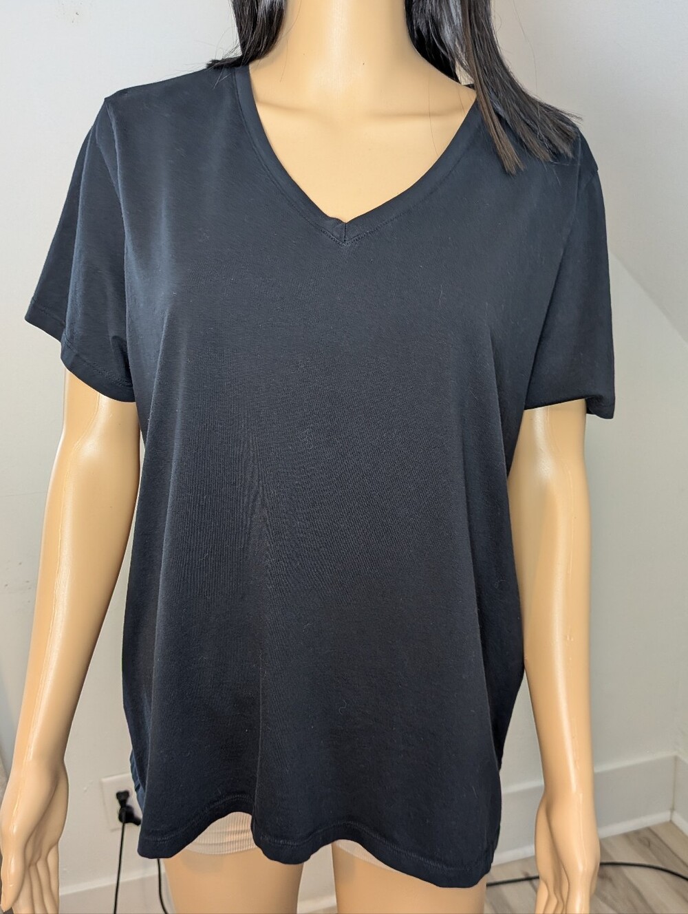 Land's End V Neck Solid Black Women's Large